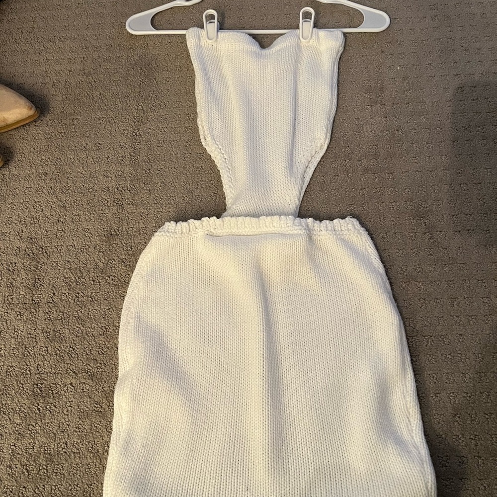 Knit cut out tube top dress